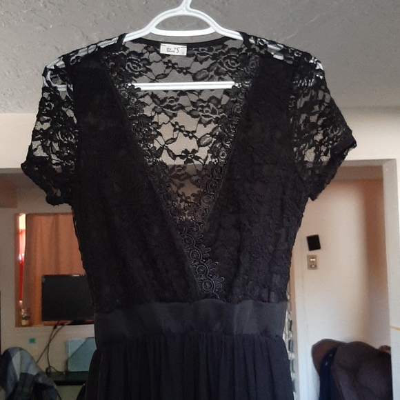 Gorgeous black dress - Picture 3 of 5